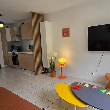 Le Pop Appart, Climatise, Fun Et Colore En Hypercentre De *